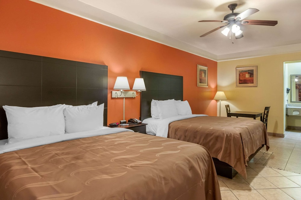 Efficiency, 2 Queen Beds