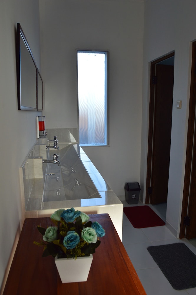 Askara Guest House - Hostel 65/75
