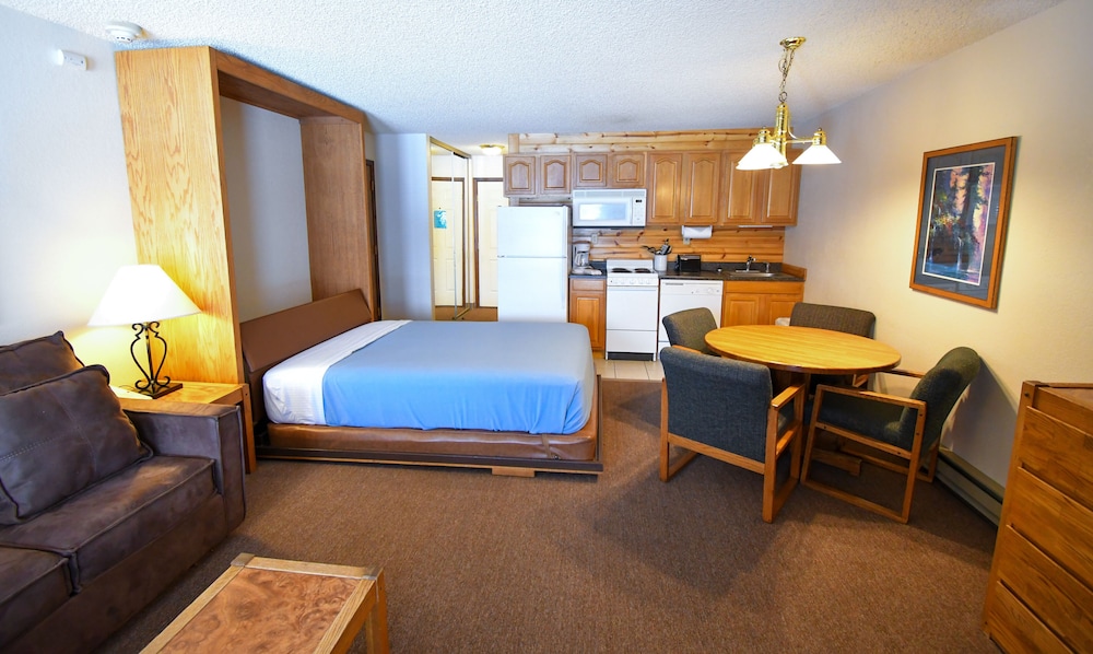 Inn at SilverCreek 27/75
