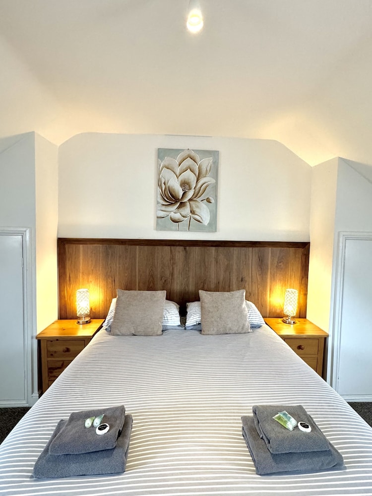 جناح ديلوكس بسريرين منفصلين، Riverside Hotel Bed and Breakfast 2/5
