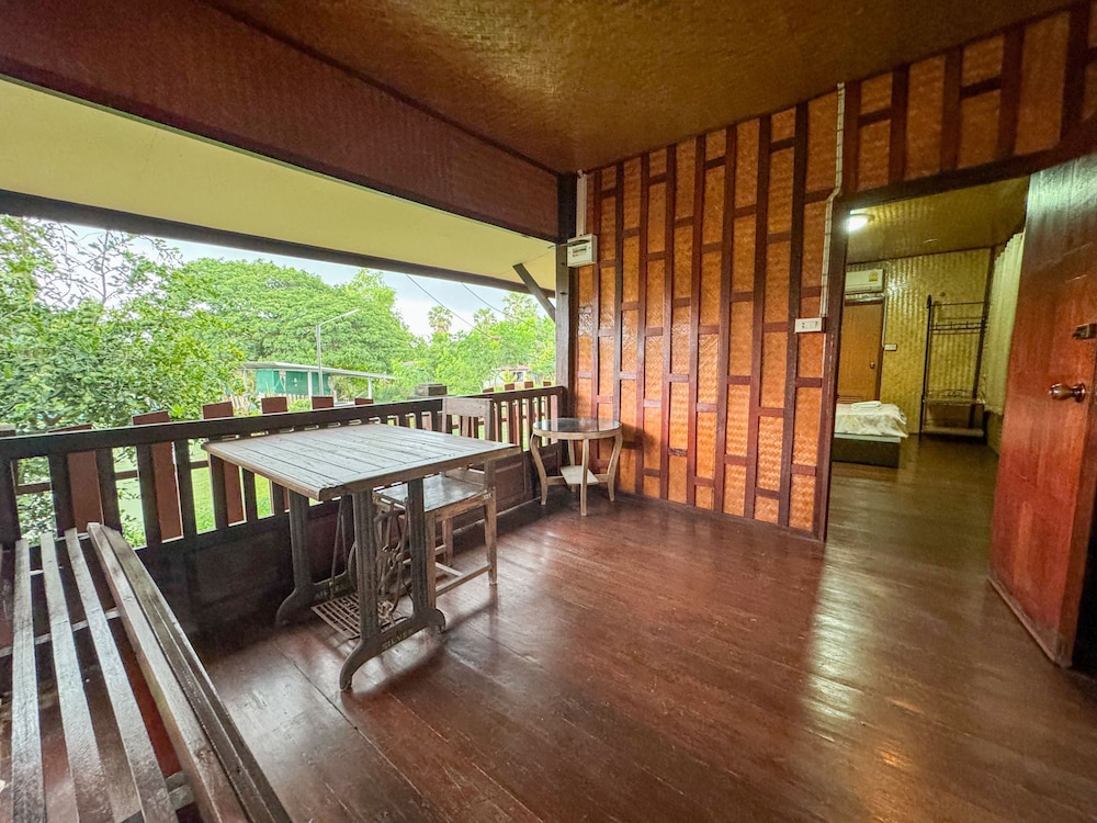Suree Garden Resort & Karaoke 25/30