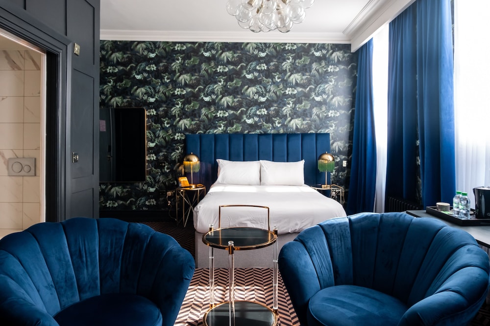 Lock & Key Hotel 20/69