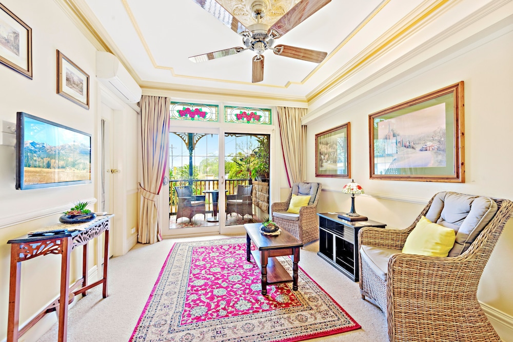 The Charrington Boutique Hotel 42/58