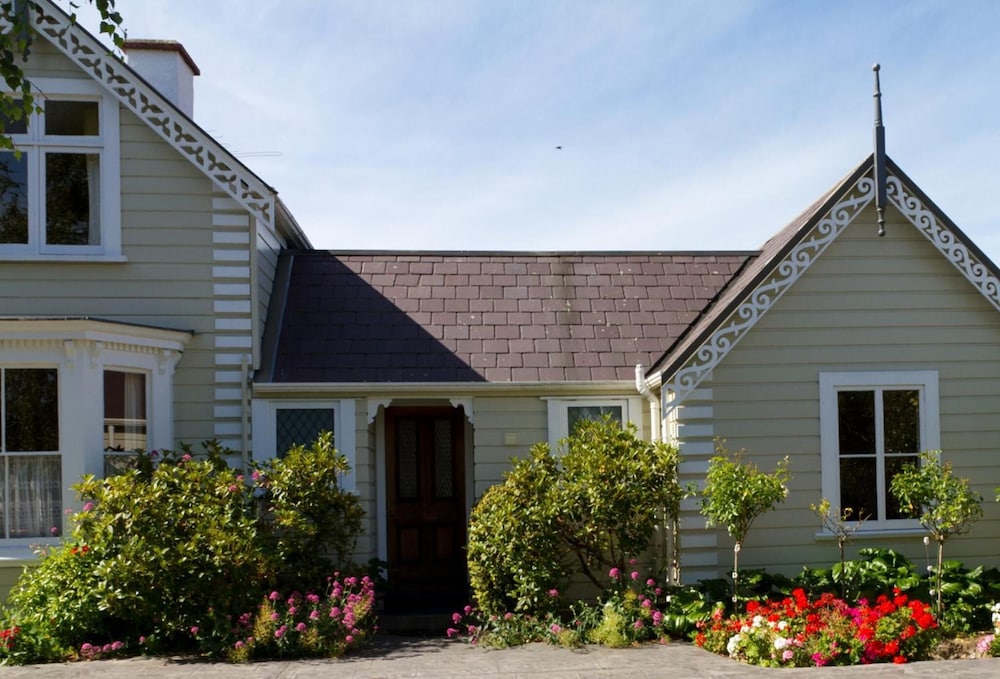 Cambria House 3/41