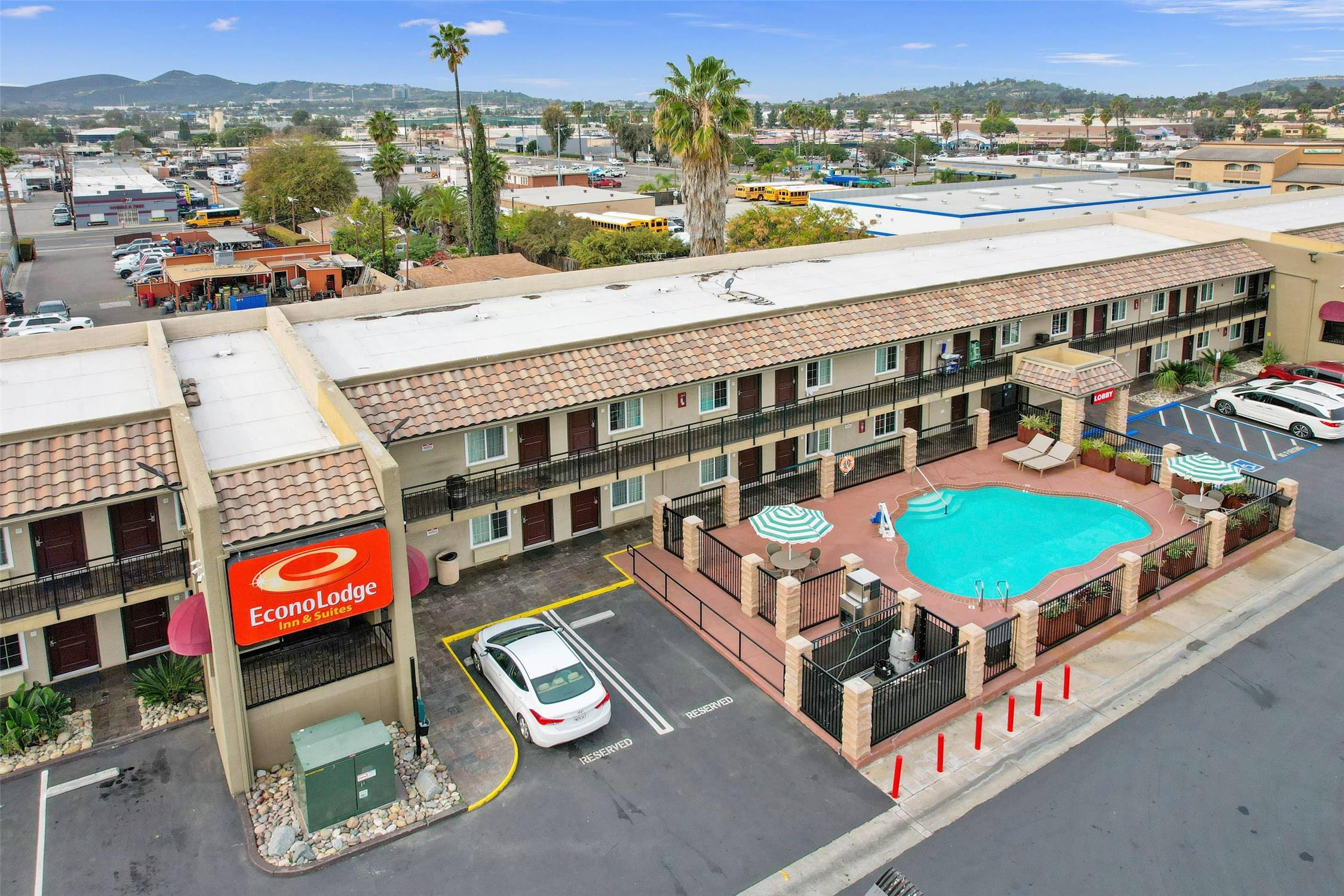 Econo Lodge Inn & Suites Escondido Downtown 4/48