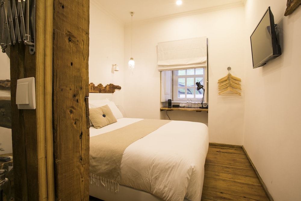 262 BOUTIQUE HOTEL 19/74