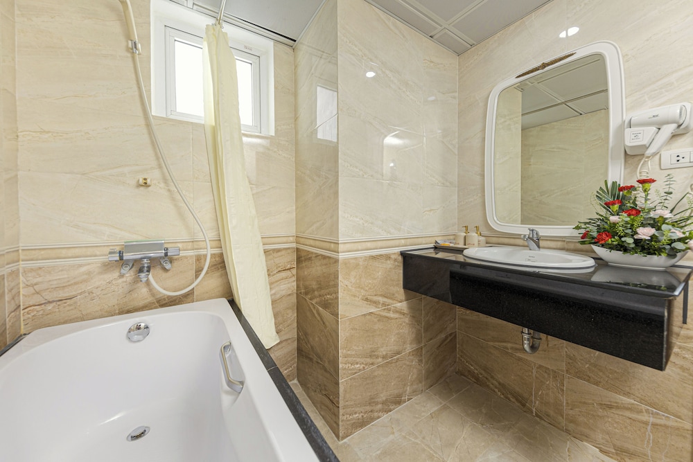 Chalcedony Hotel 49/50