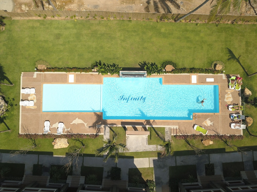 Lanta Infinity Resort 35/50