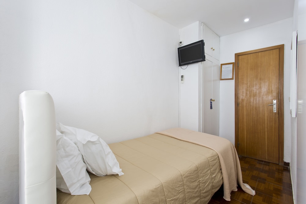 ROOM, SINGLE, SINGLE BED, PRIVATE BATHROOM