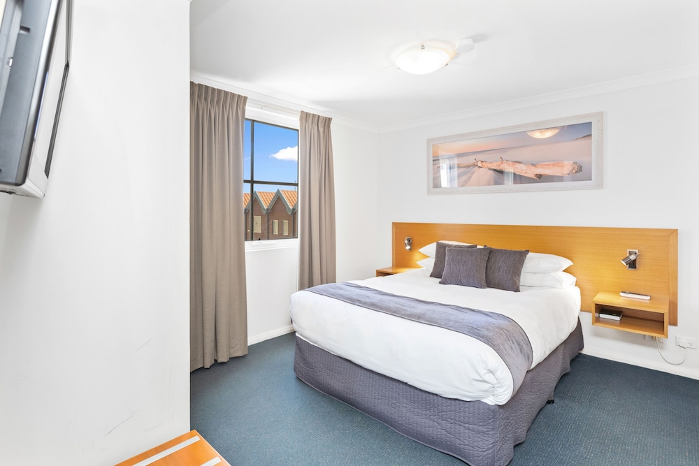 Nautica Residences Hillarys 11/50