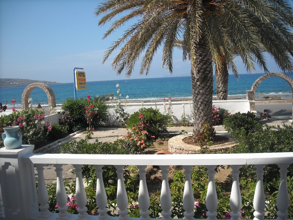 Petras Beach 18/24