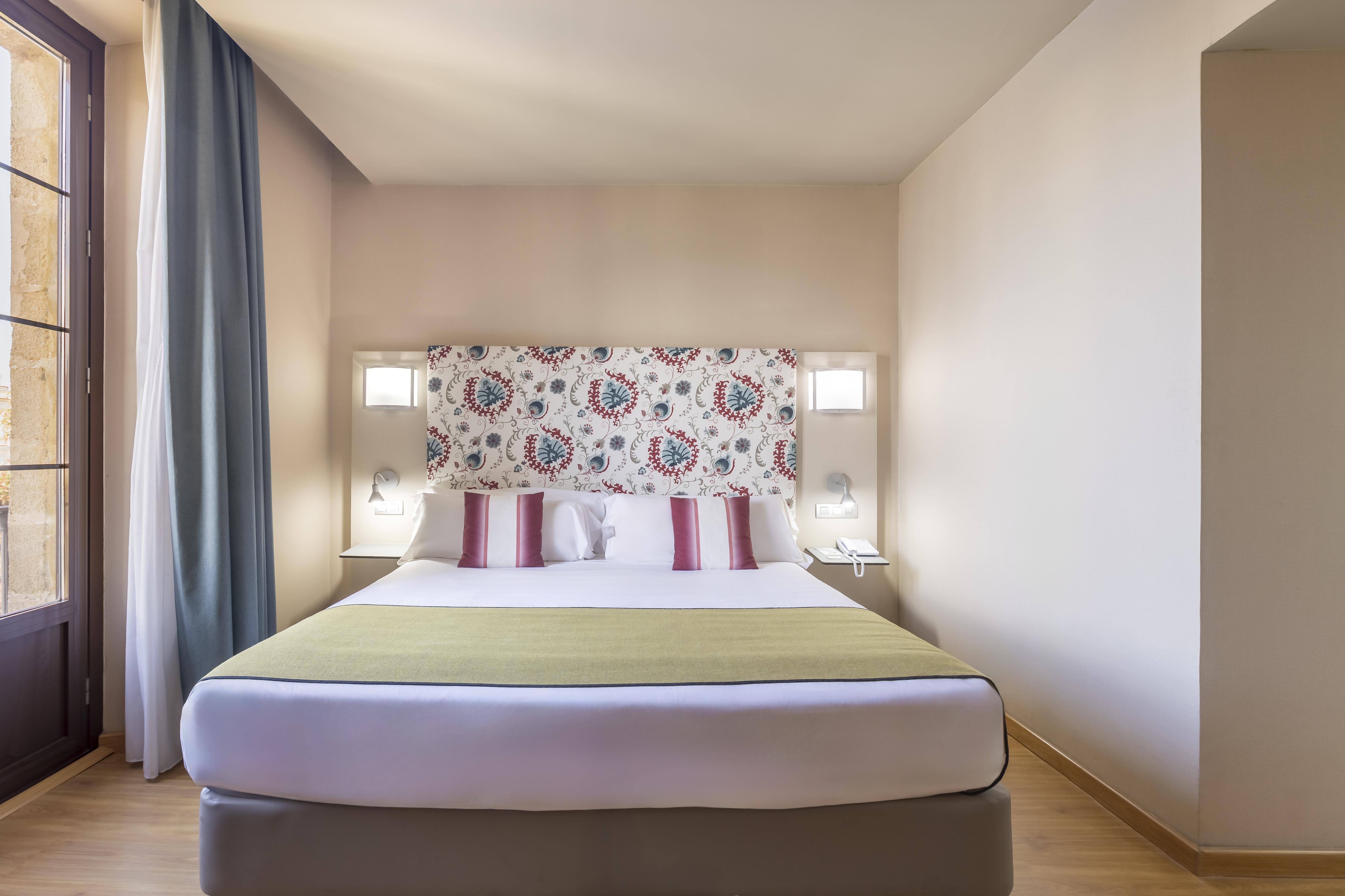 Standard, Double Bed, Balcony or Terrace