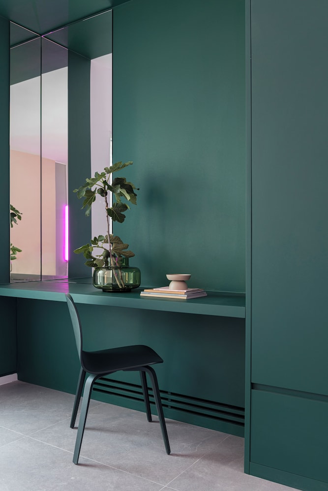 NEO SUITES 46/75