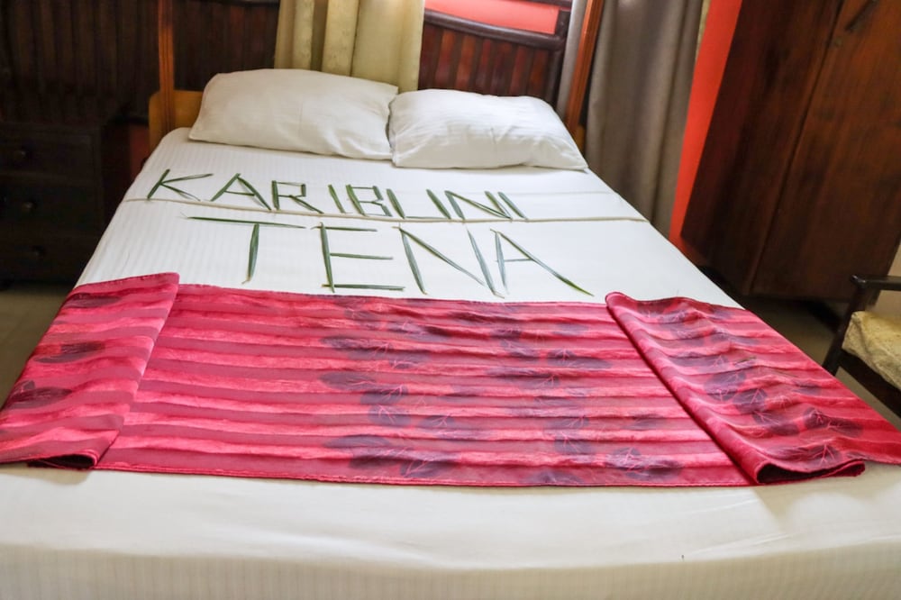 Darajani Hotel Ltd 24/50