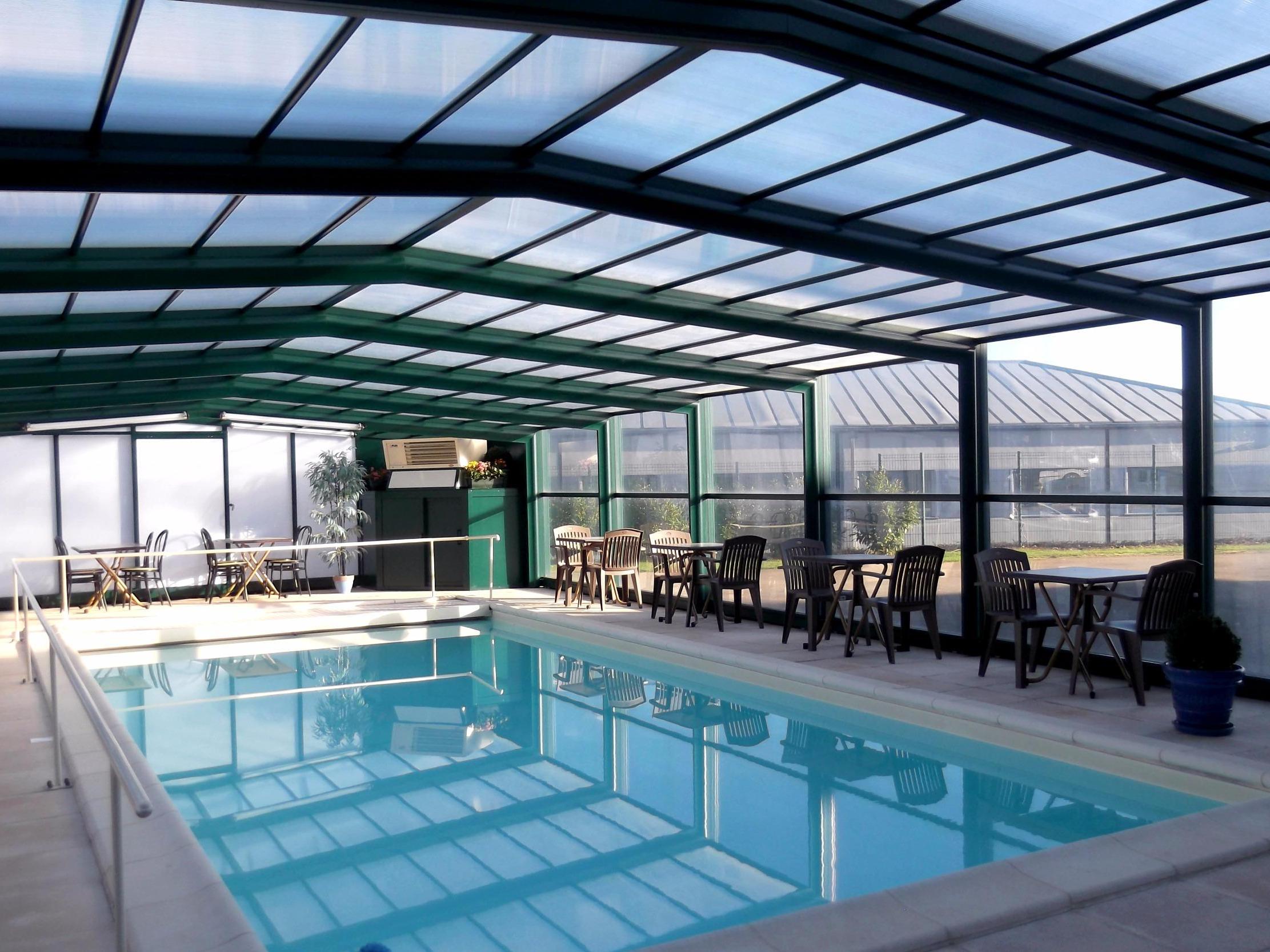 swimming pool spa