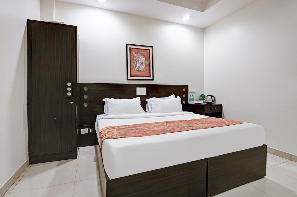 Hotel Amby Inn 19/50
