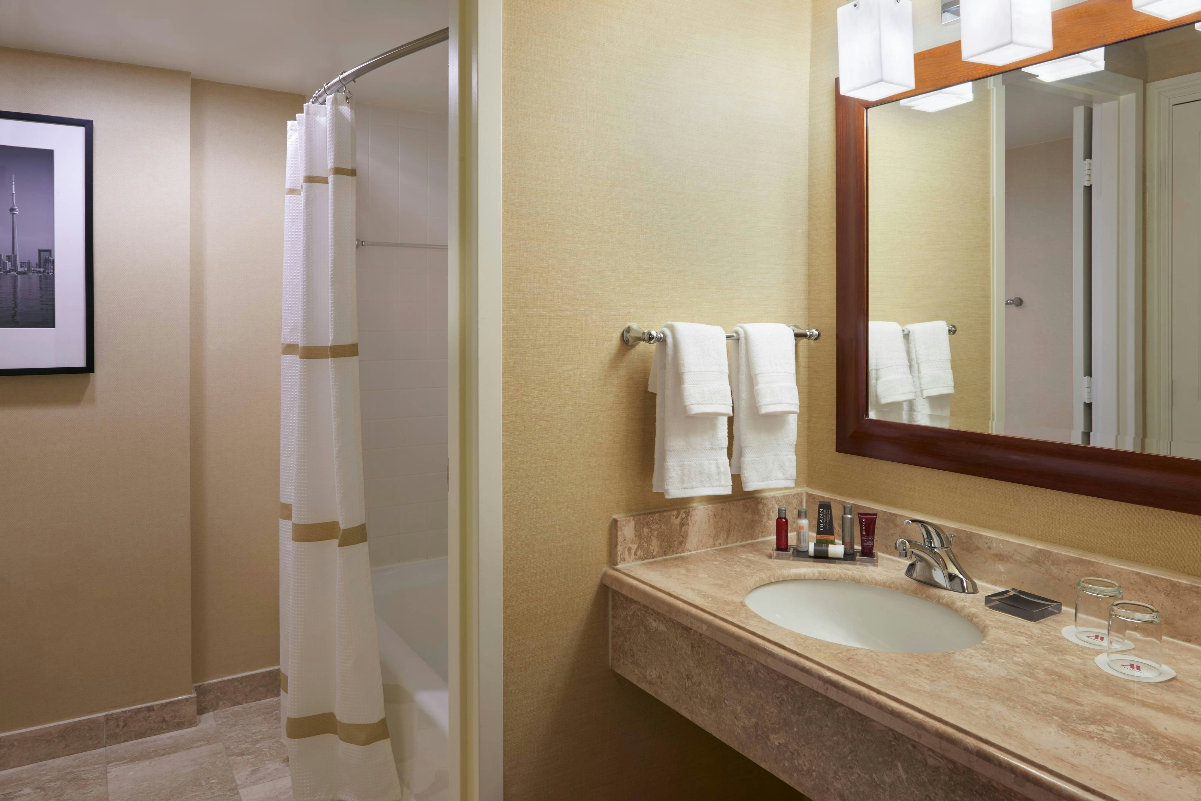 غرفة، Toronto Airport Marriott 3/10