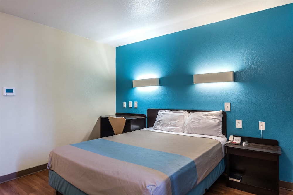 Motel6 Victoria, TX 24/52
