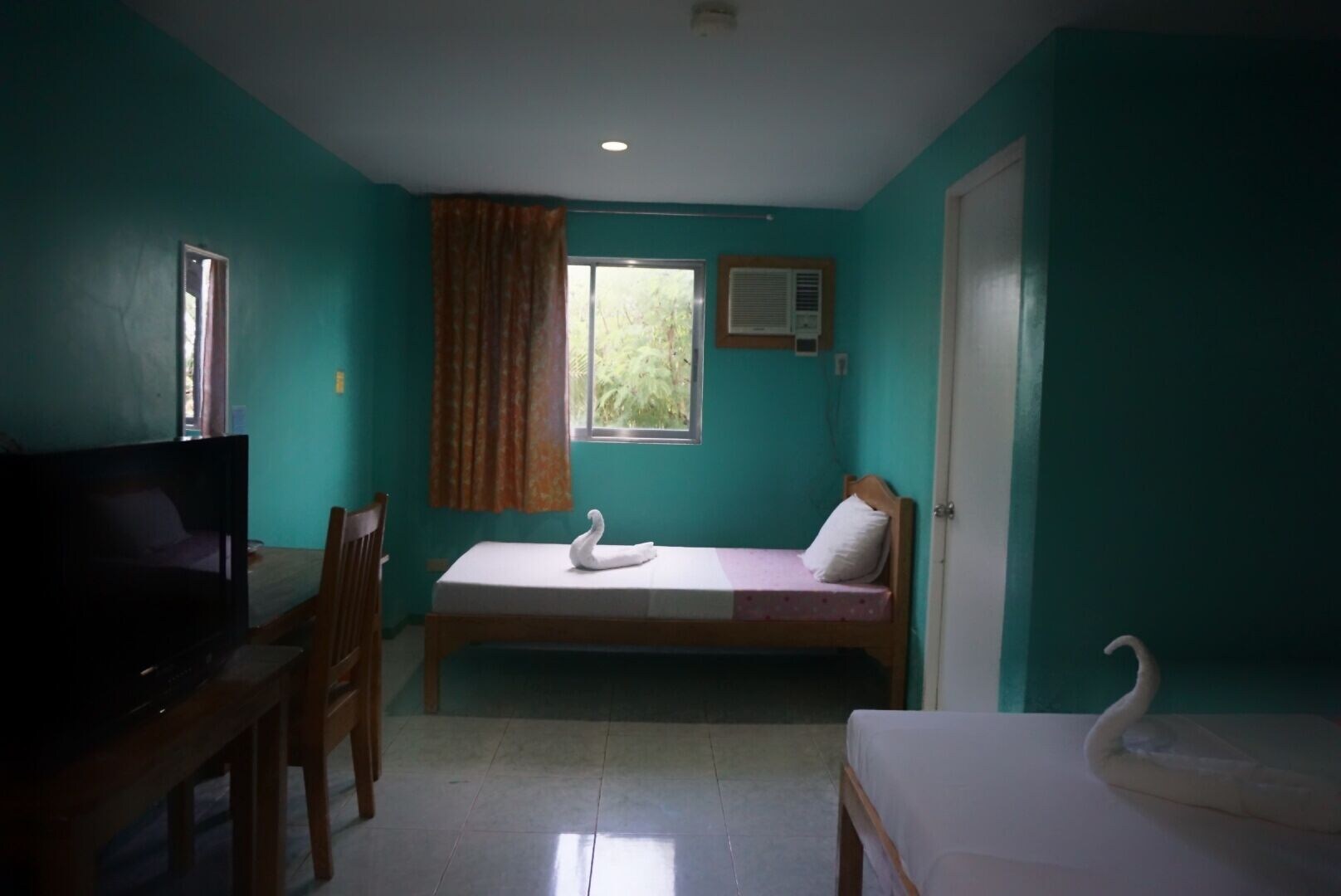 ROOM, TRIPLE, 3 BEDS