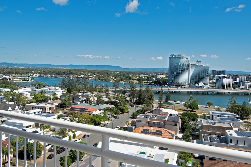 Ocean Sands Resort Gold Coast 46/49