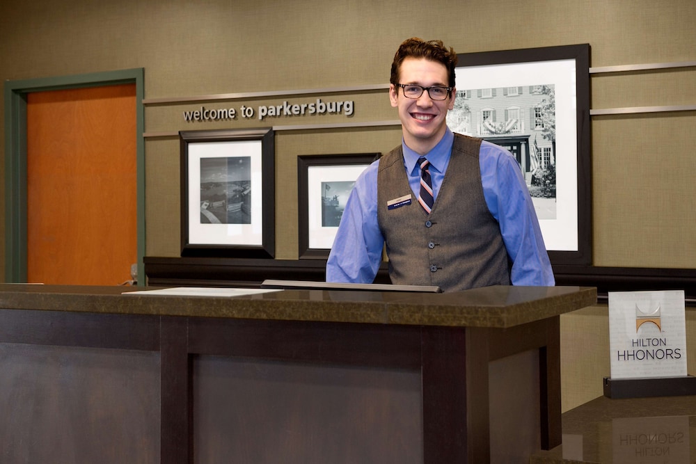 Hampton Inn & Suites Parkersburg Downtown 8/45
