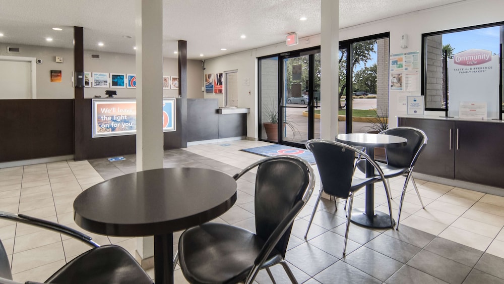 Motel6 Addison, TX - Dallas 41/56