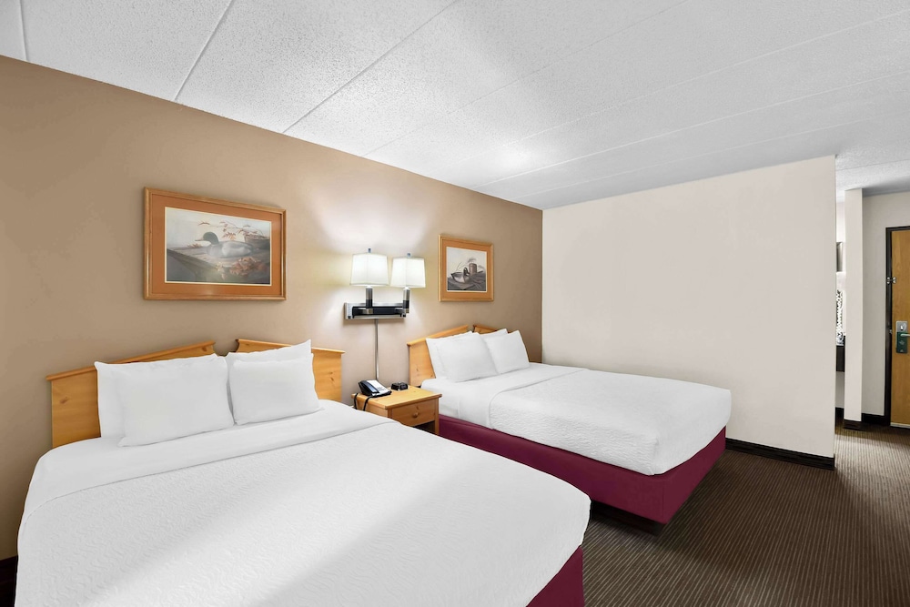 Quality Inn Ladysmith, WI 12/46
