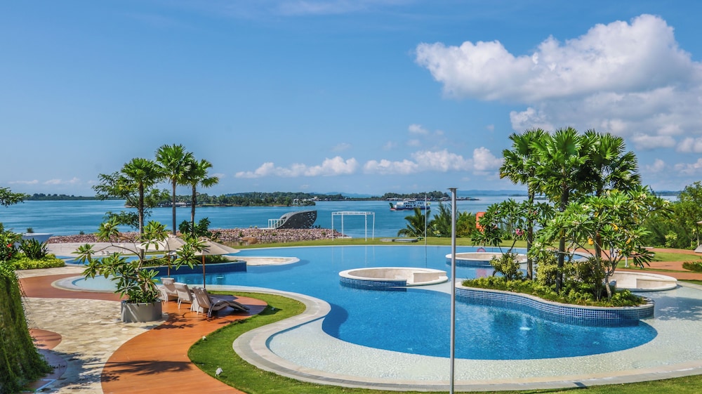 Harris Hotel Barelang Batam 41/45