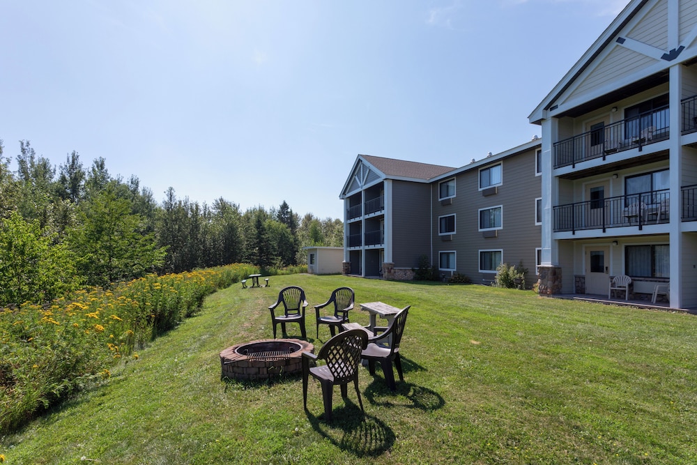 AmericInn by Wyndham Silver Bay 56/59