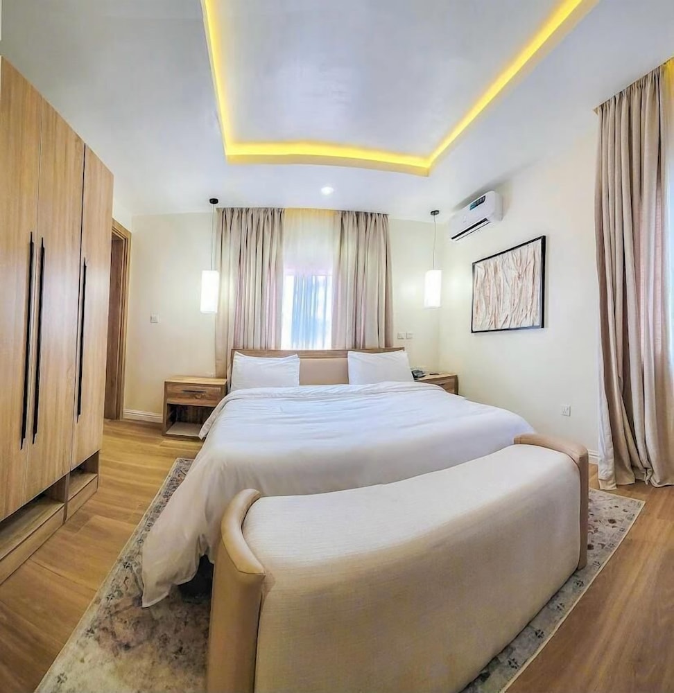 1 BEDROOM, EXECUTIVE