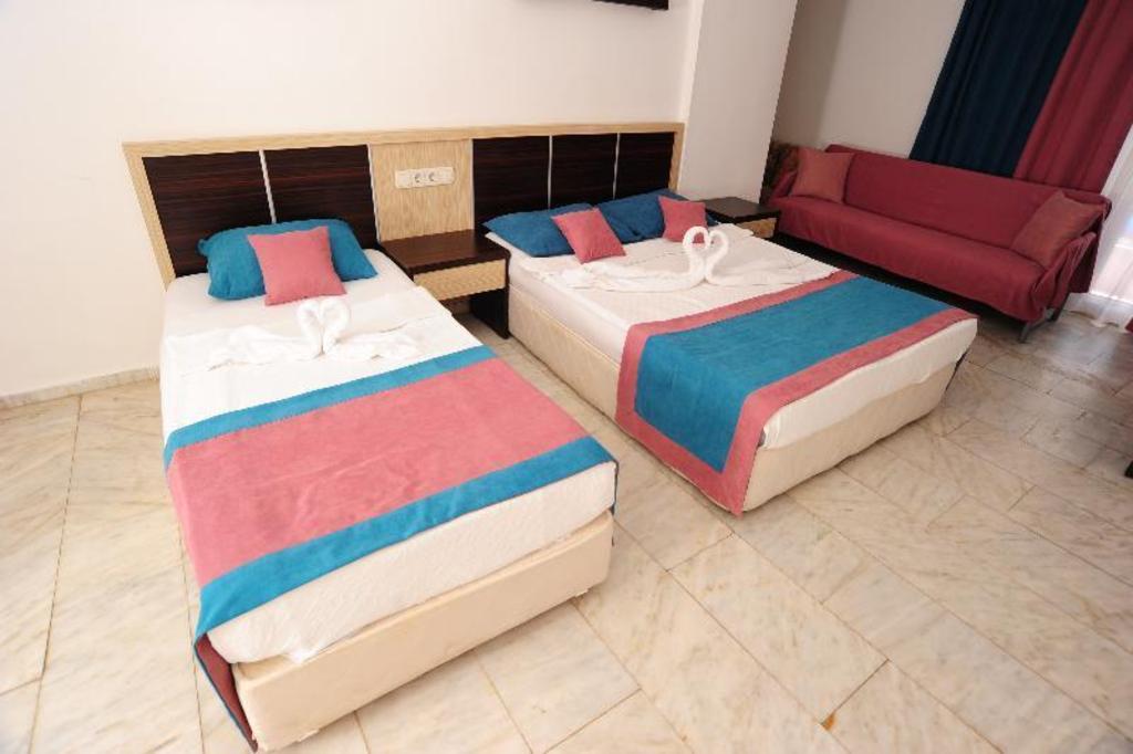 Semt Luna Beach Hotel 9/45