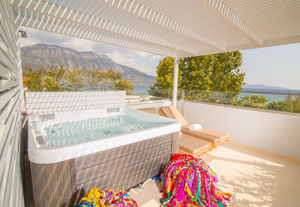 Panellinion Luxury Rooms 23/41