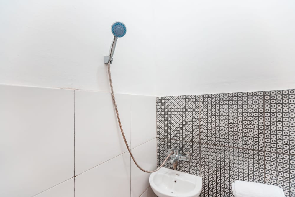 OYO 2223 J&b Room Utan Kayu 21/21