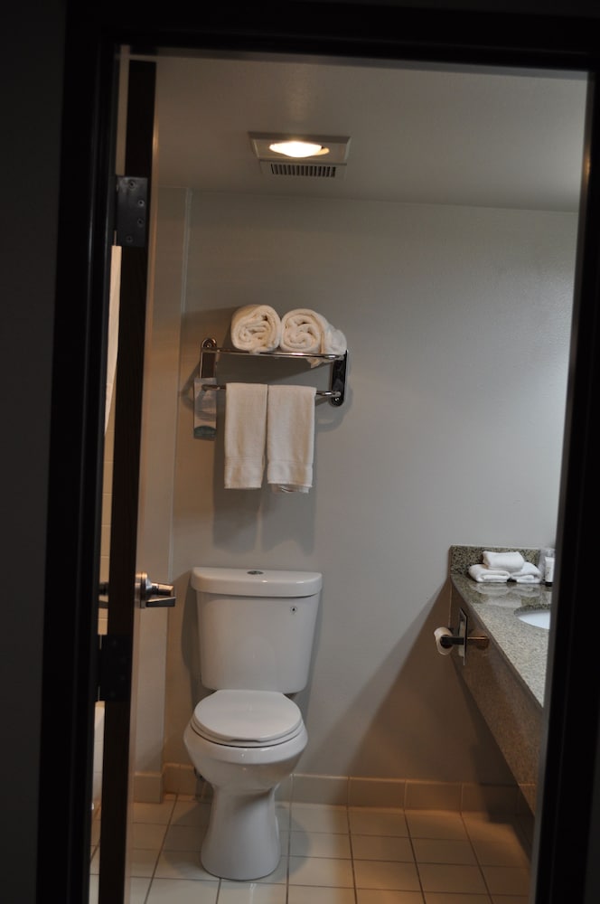 Seaport Inn and Suites 9/38