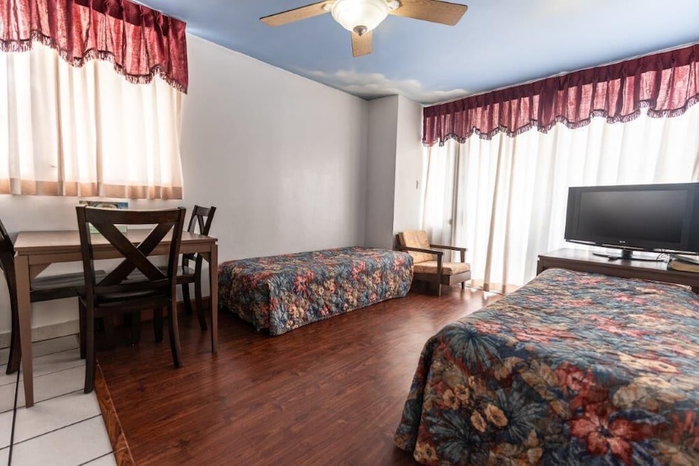 Holiday Surf Hotel 29/43