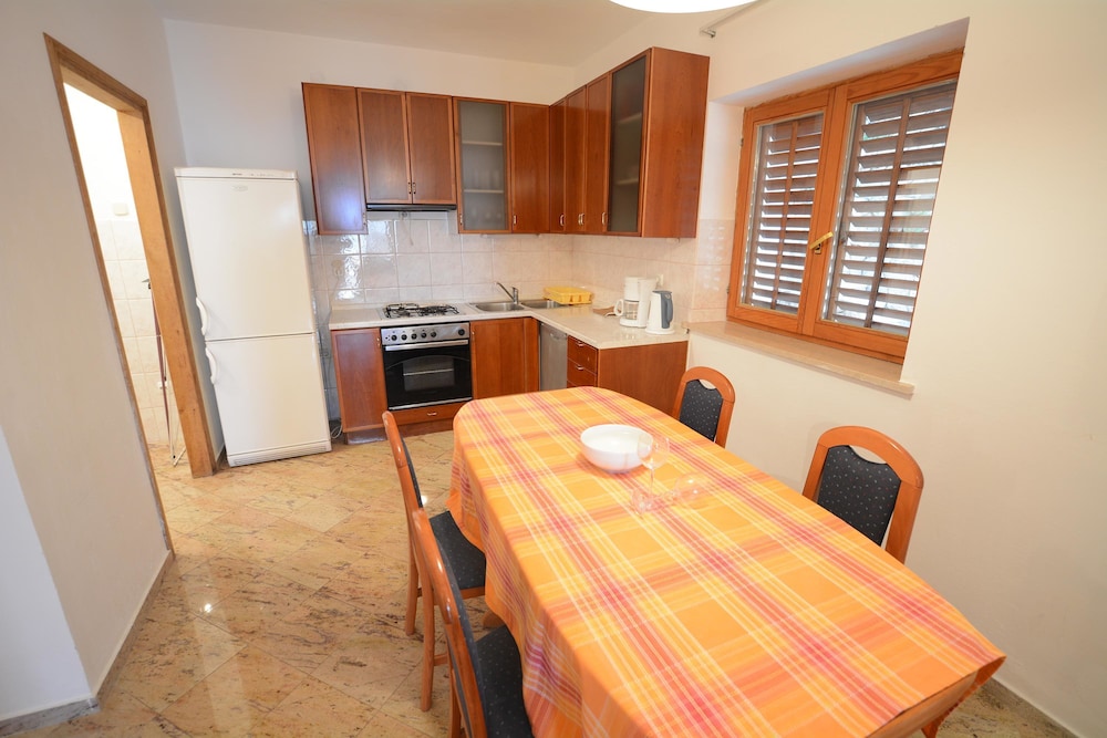 Villa Ratac 56/63