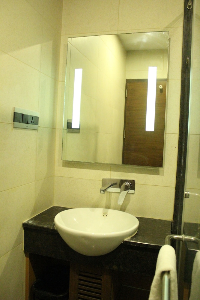 Nk Grand Park Hotel 12/60