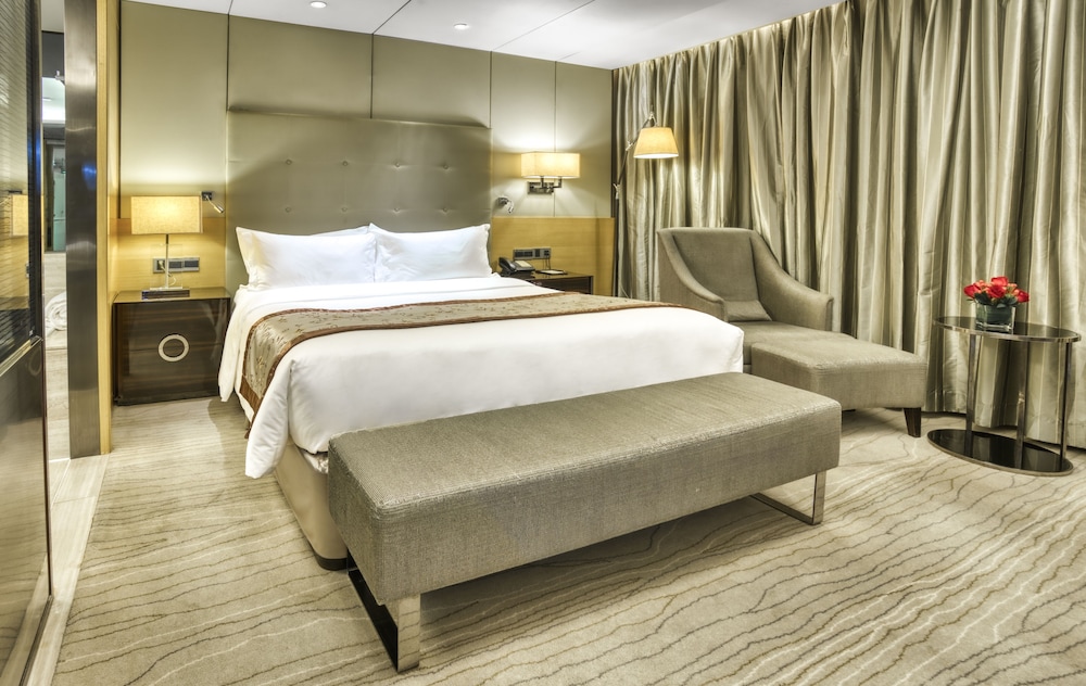 Enlux Hotel (Baotu Quanquan City Plaza) 10/59