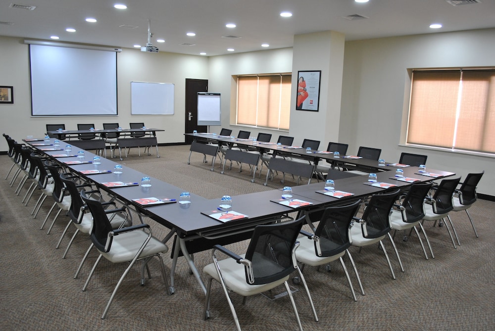 Ibis Hotel Amman 66/72