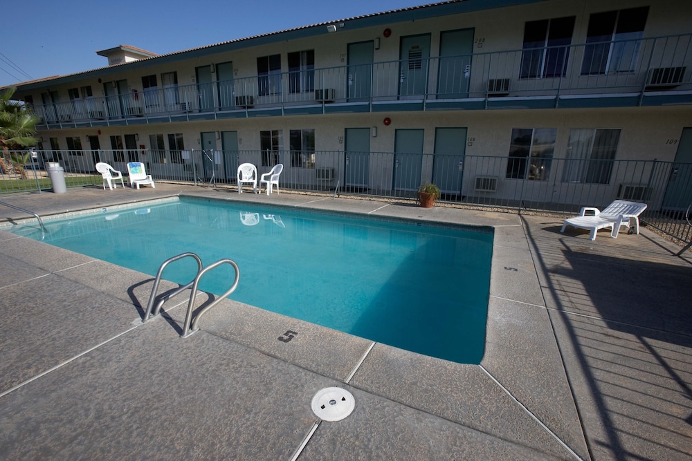 Days Inn By Wyndham Bakersfield Ca 9/55