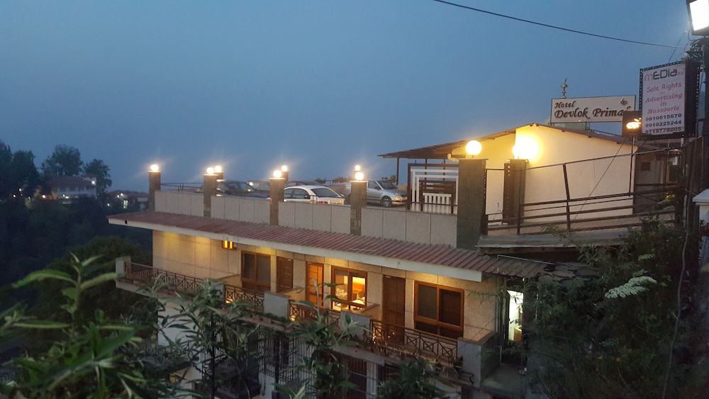 Oyo Rooms Mussoorie Library 1/38