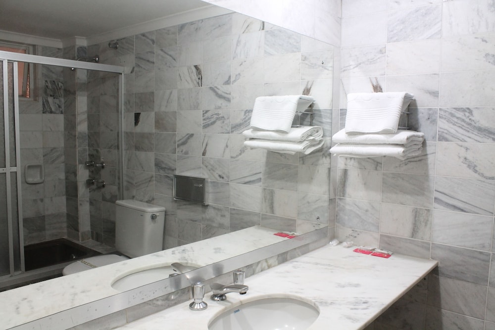 Hotel Doral Apucarana 34/38