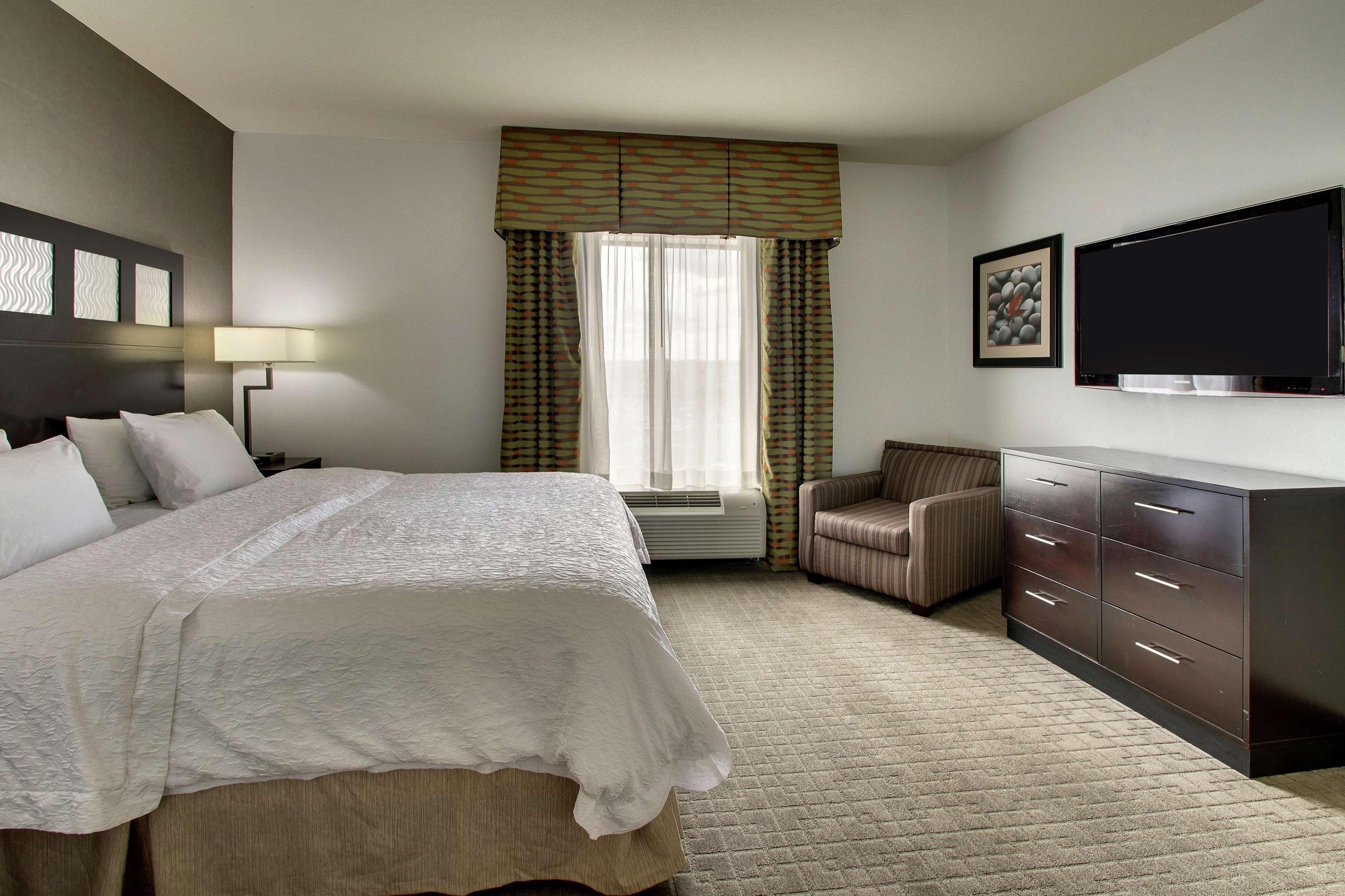 1 BEDROOM, SUITE, KING BED