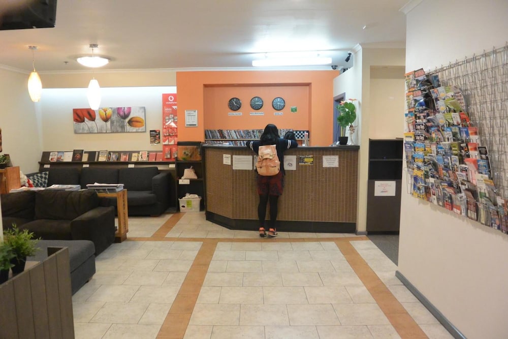 Elizabeth Hostel 7/62