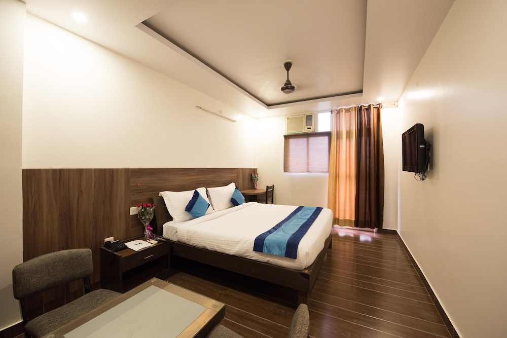 SUPERIOR, KING BED, CITY VIEW