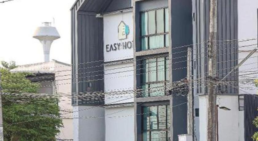 Easy Hotel 11/75