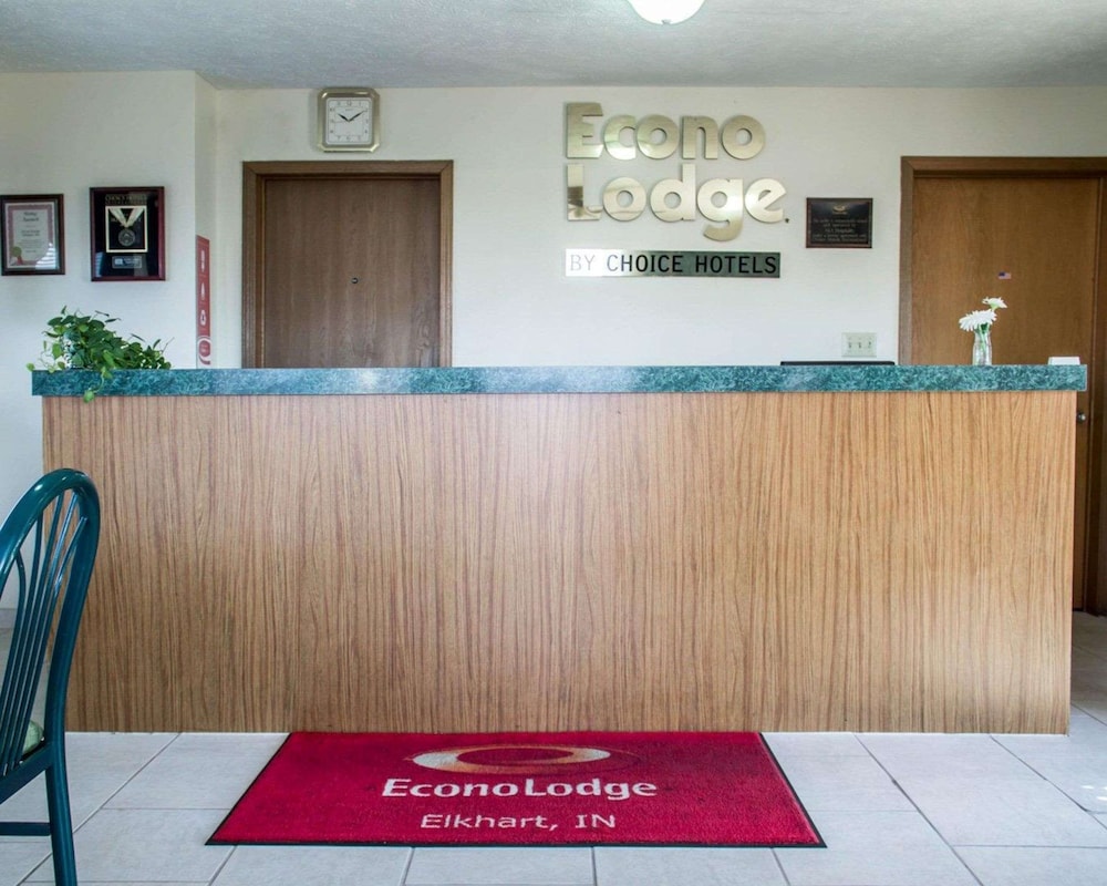 Econo Lodge Elkhart North 6/27
