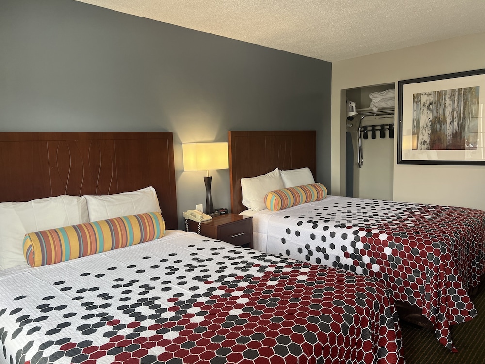 Travelers Inn Eugene University 40/51