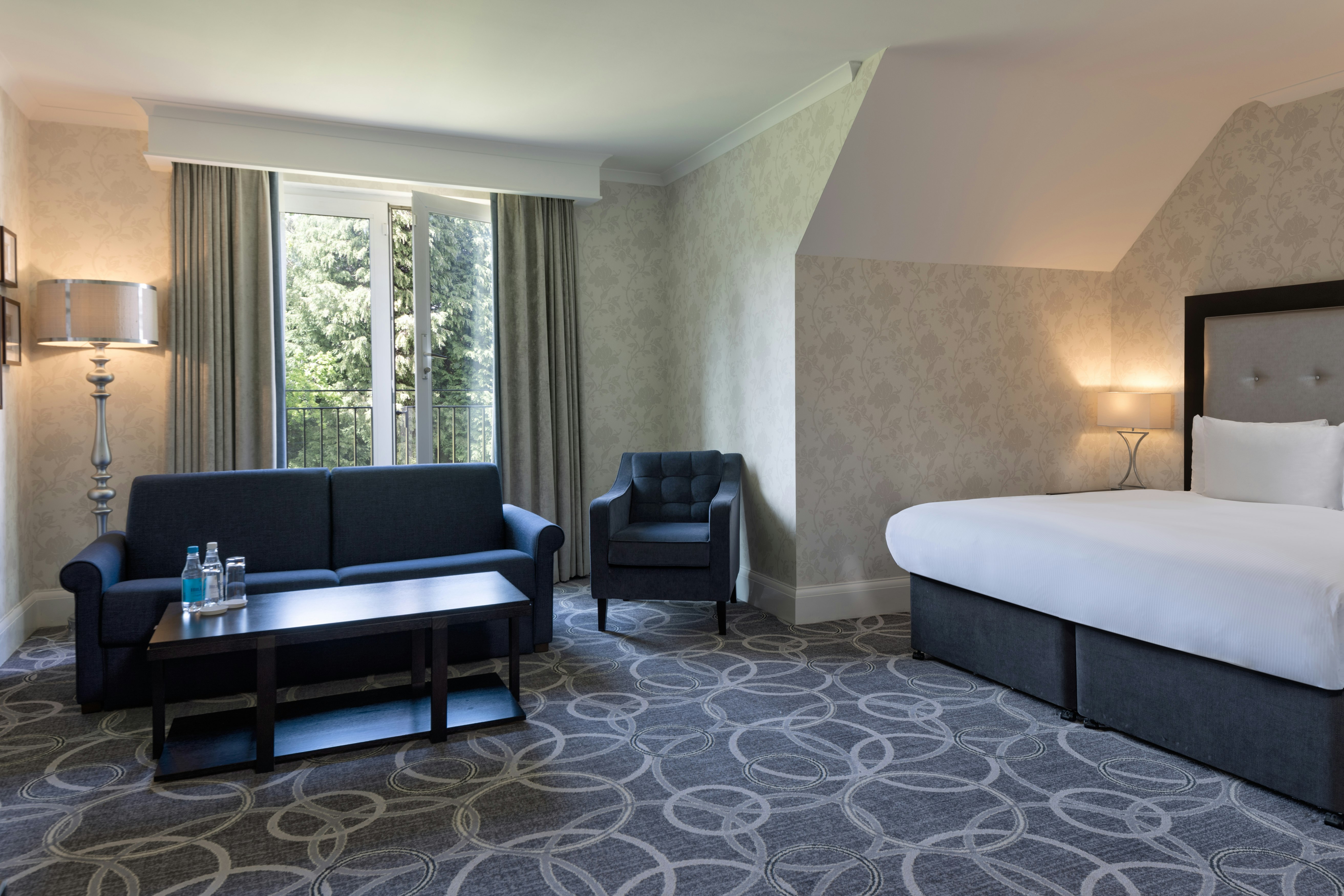 Deluxe, King Bed