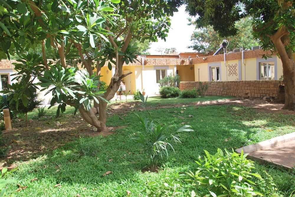 HOTEL TERMINUS 46/54